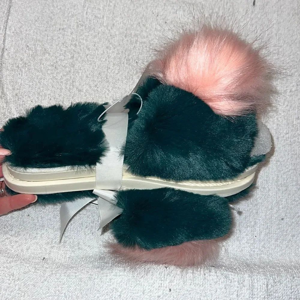 Shiraleah slippers 